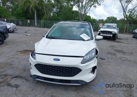 2020 Ford Escape Titanium Hybrid z USA, uszkodzony, nr VIN 1FMCU0DZ3LUC07842